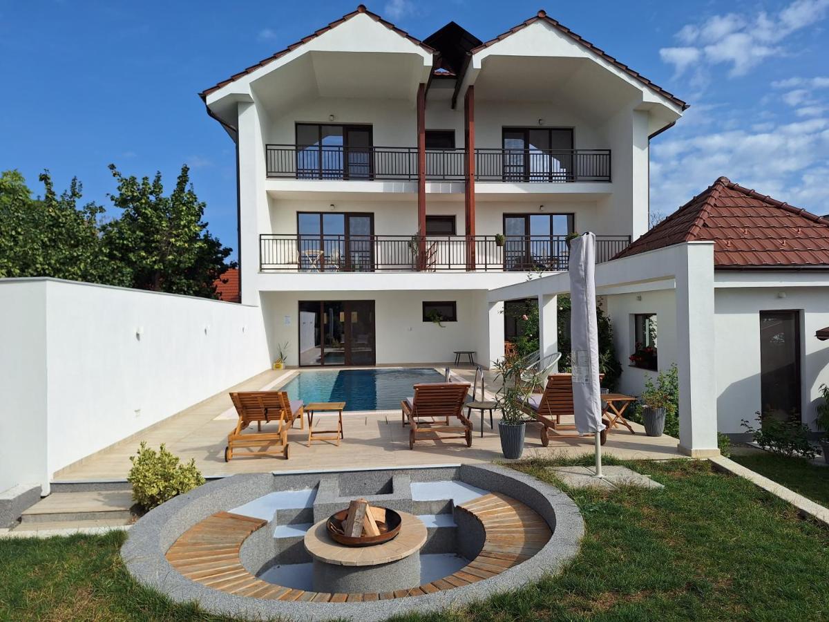 Trend Bed and Breakfast Arad Buitenkant foto