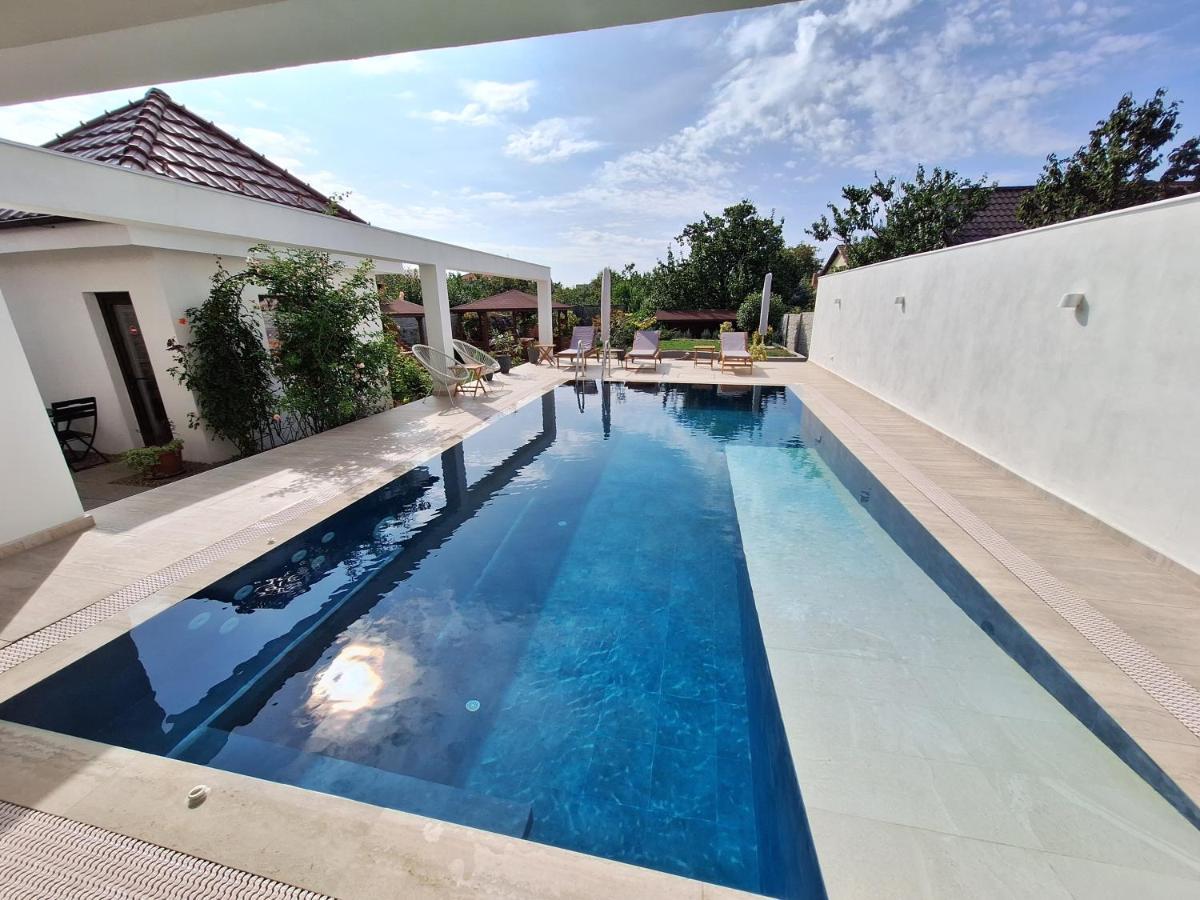 Trend Bed and Breakfast Arad Buitenkant foto