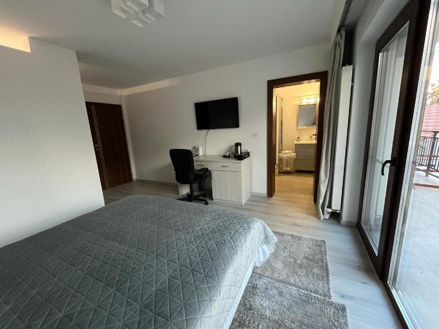Trend Bed and Breakfast Arad Buitenkant foto