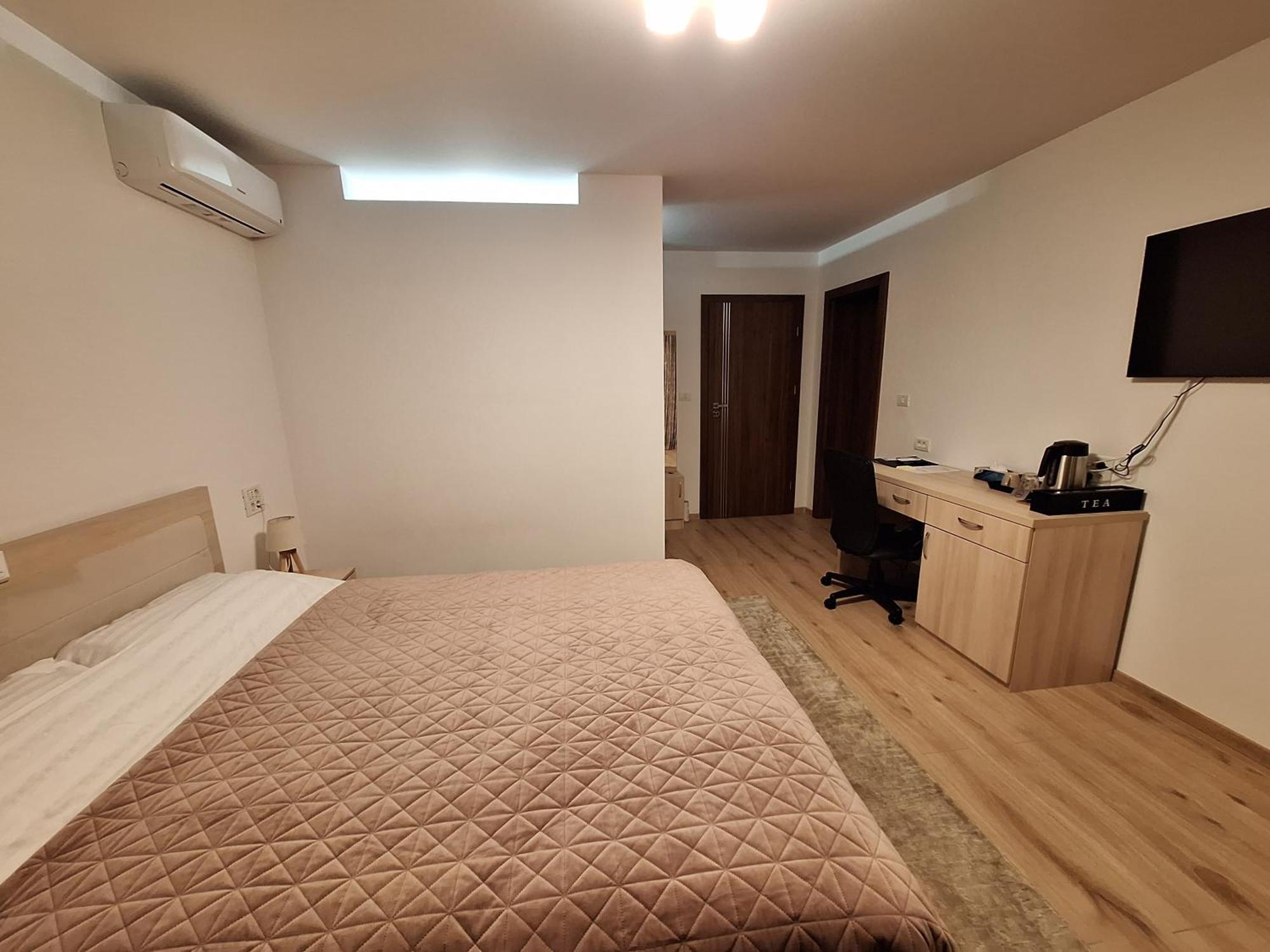Trend Bed and Breakfast Arad Buitenkant foto