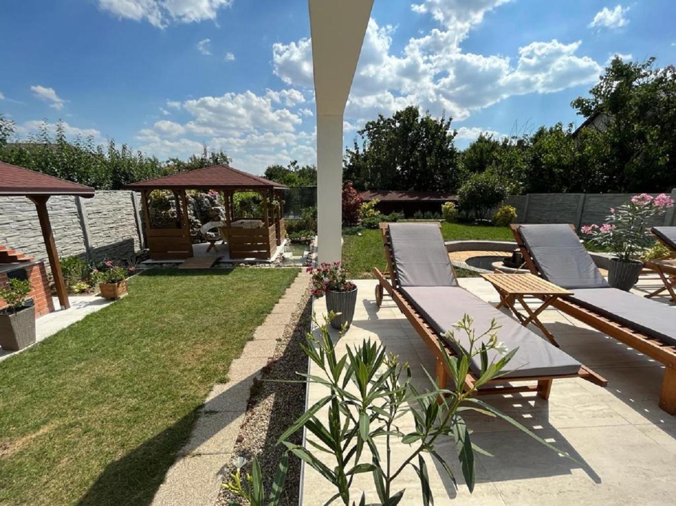 Trend Bed and Breakfast Arad Buitenkant foto